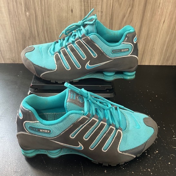 Nike Shox NZ Turquoise & Charcoal Grey Running Shoes Women's Size 8.5 314561-040 - Picture 2 of 13